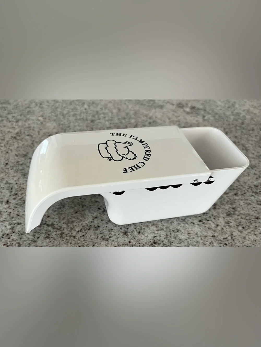 The Pampered Chef White Measuring Scoop